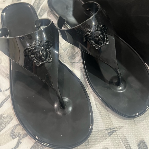 Womens Black Versace Medusa Sandals, Size 40 EU, Never Worn - Picture 1 of 4